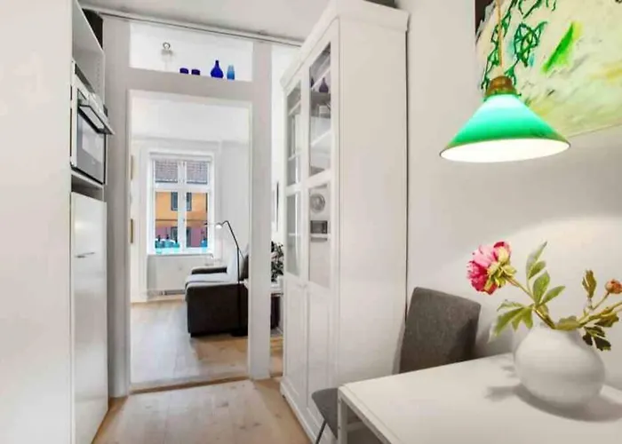 The Heart Of Copenhagen-queen's Neighbor Апартаменты