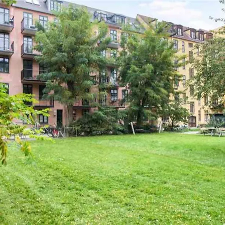 The Heart Of Copenhagen-queen's Neighbor *